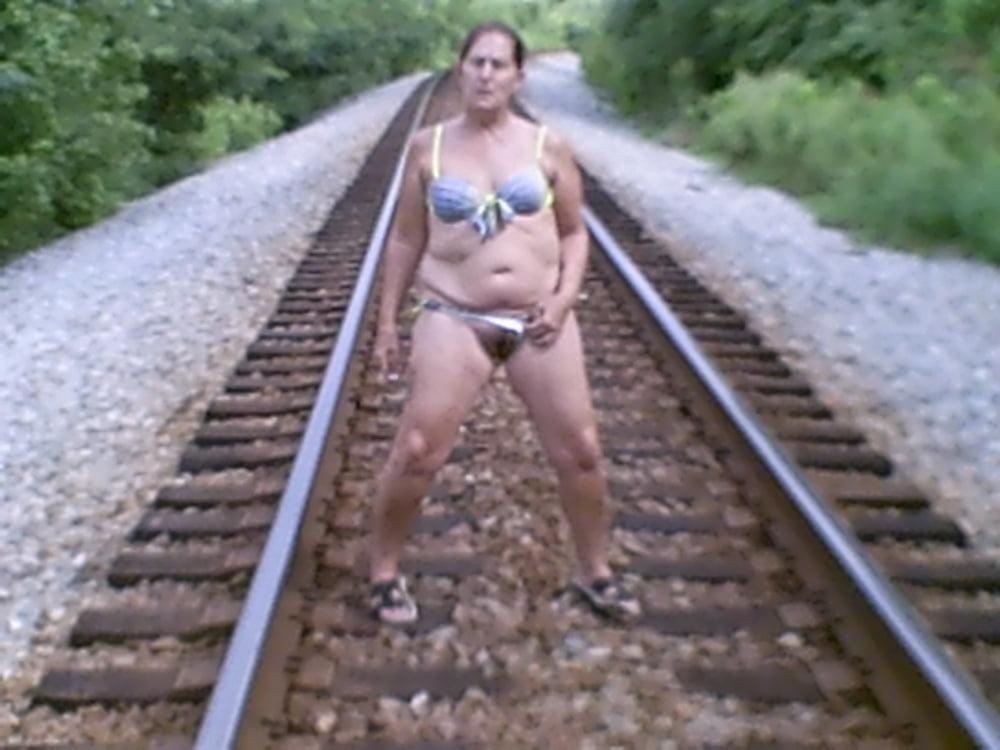 25P Hot Wife Dee on Vacation and Showing Off