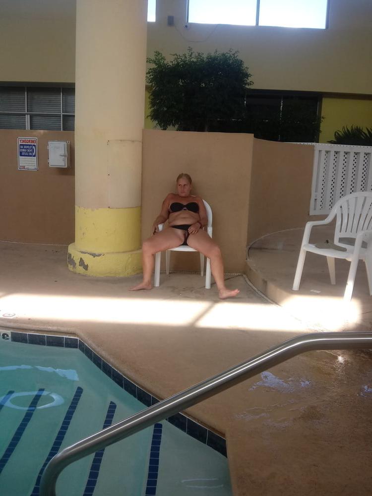 25P Hot Wife Dee on Vacation and Showing Off