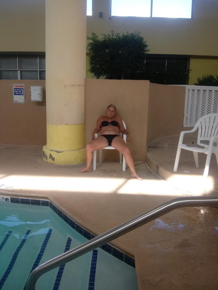 25P Hot Wife Dee on Vacation and Showing Off