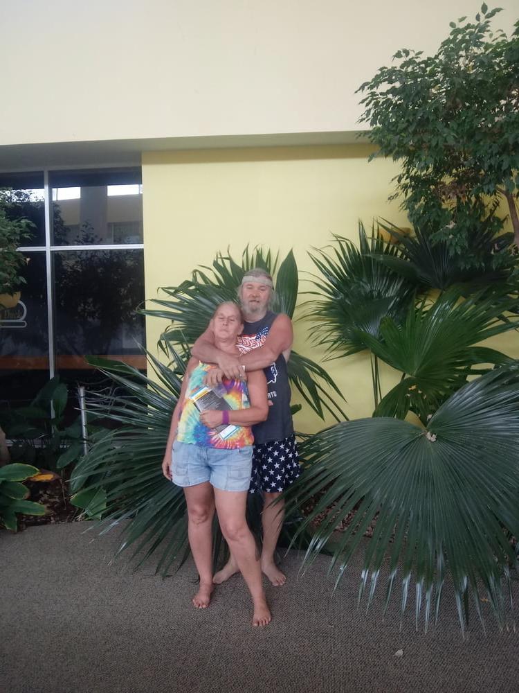 25P Hot Wife Dee on Vacation and Showing Off