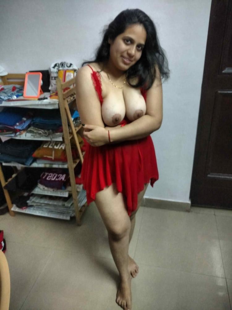 22P indian aunty having fun with boy
