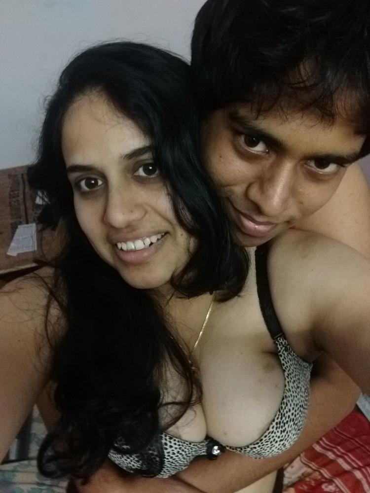 22P indian aunty having fun with boy