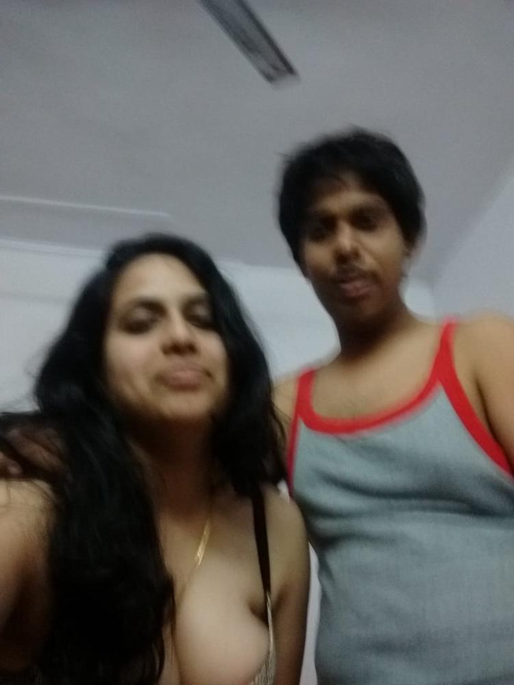22P indian aunty having fun with boy