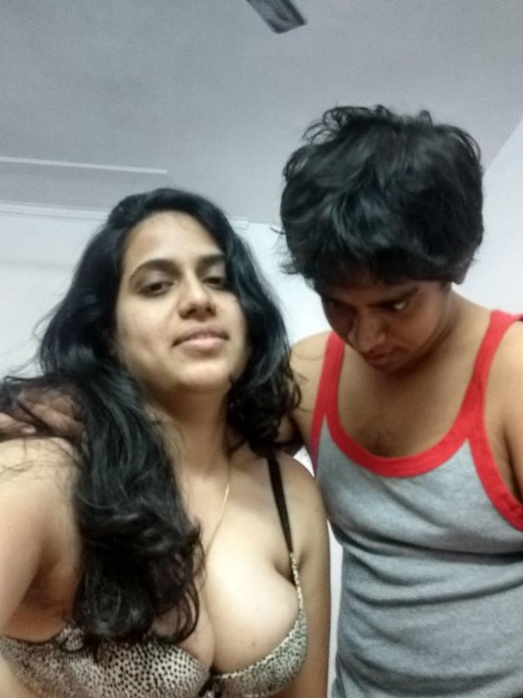 22P indian aunty having fun with boy