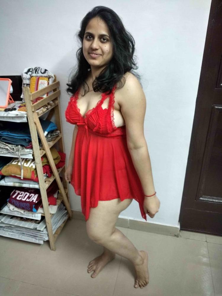 22P indian aunty having fun with boy