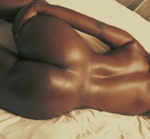 6P Ebony women have beautiful asses...do you agree?