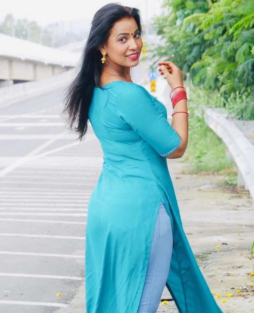 14P Indian Fashion Designer Shanaya