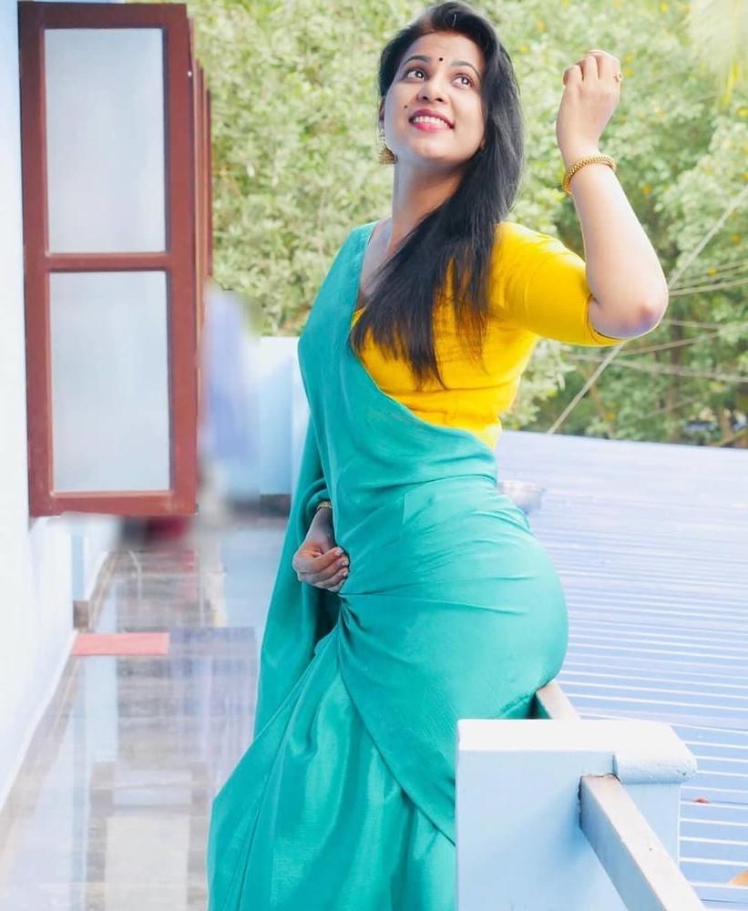 14P Indian Fashion Designer Shanaya