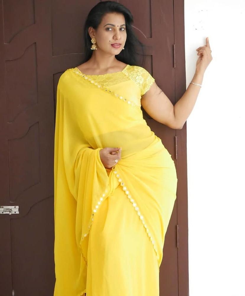 14P Indian Fashion Designer Shanaya