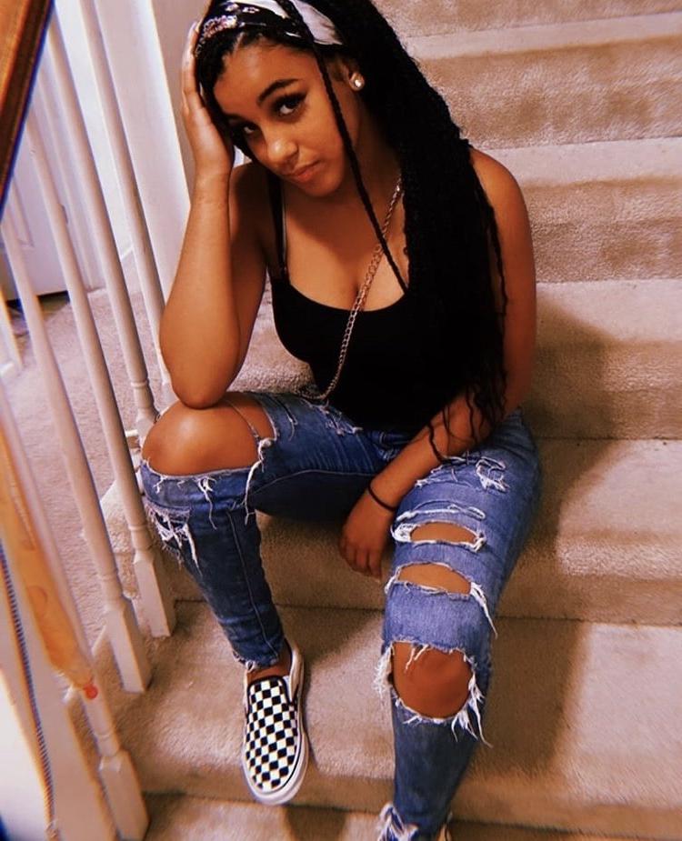 25P More Ebony Teens! 3 (Which slut you taking home with you?)