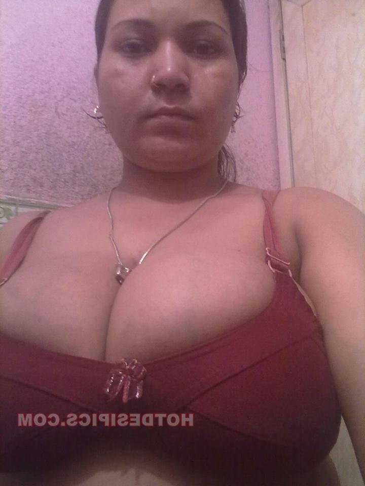 15P indian aunty nude selfie for lover