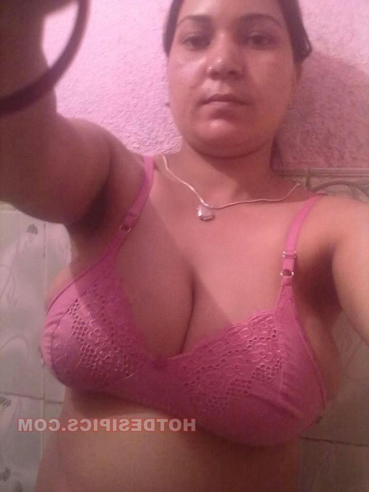 15P indian aunty nude selfie for lover