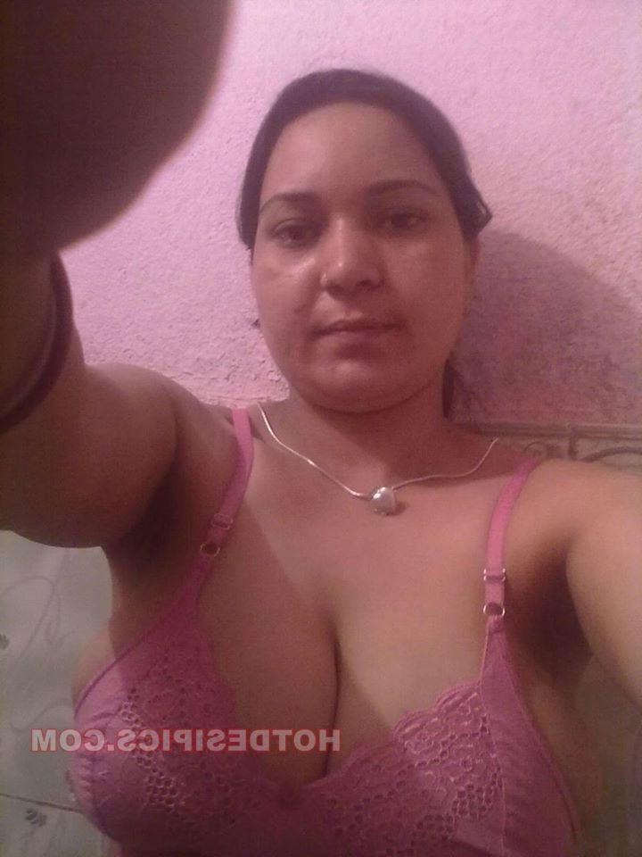 15P indian aunty nude selfie for lover