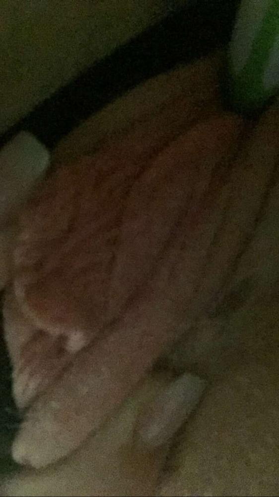 9P German slut exposed