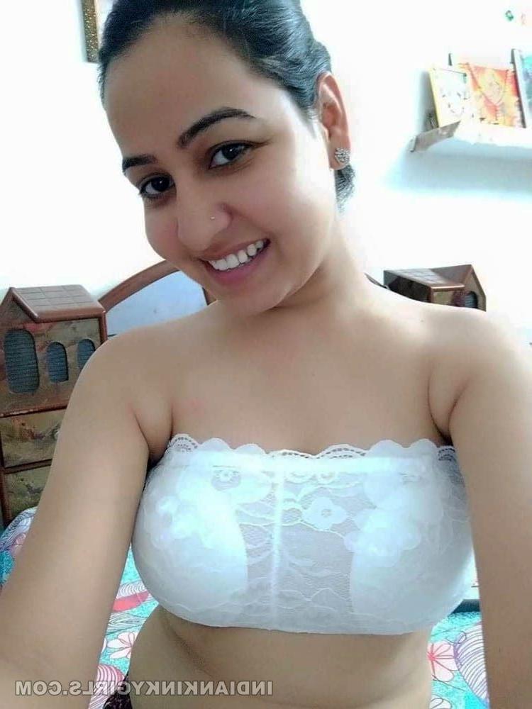 25P indian girl lockdown selfie