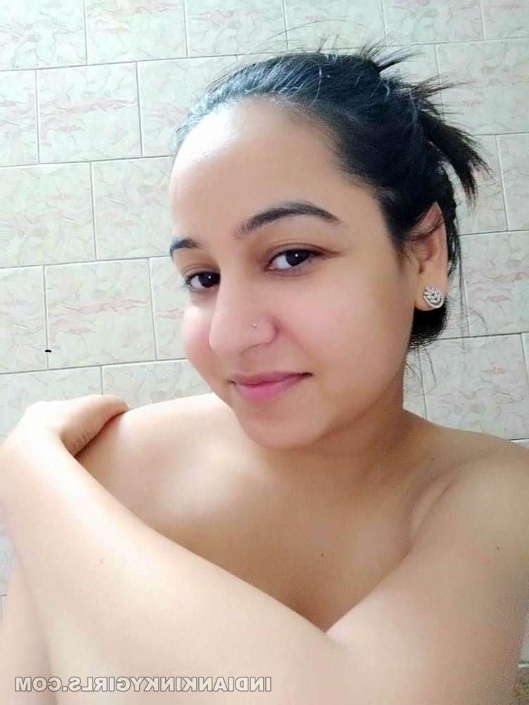 25P indian girl lockdown selfie