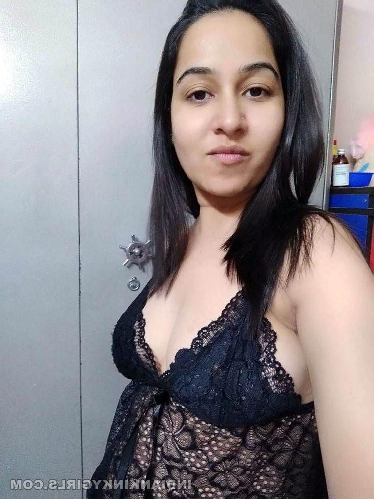 25P indian girl lockdown selfie