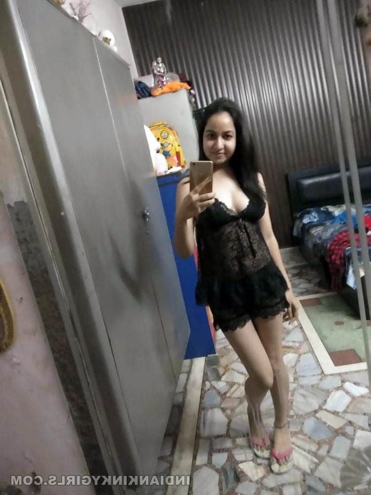 25P indian girl lockdown selfie