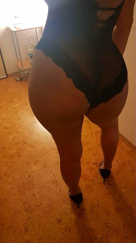 25P Ebony fantasy to enjoy all day!