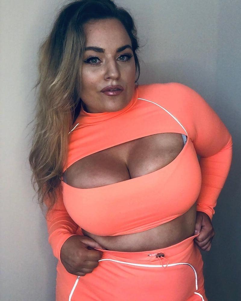 25P Curvy BBW Pawg Thot Big Tits Big Ass Sexy Women Curvy HOT