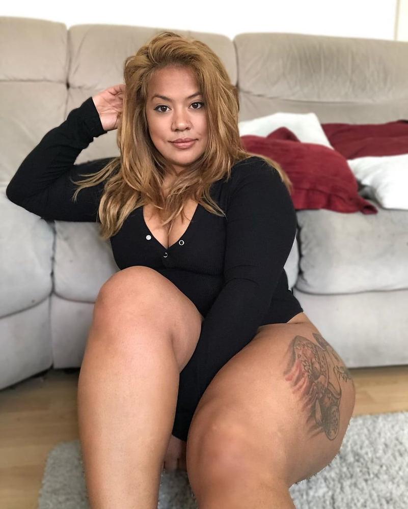 25P Curvy BBW Pawg Thot Big Tits Big Ass Sexy Women Curvy HOT