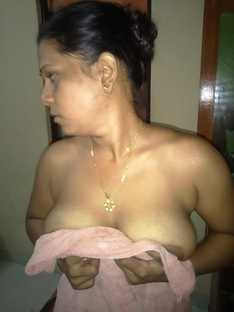 11P Indian mallu matuer aunty