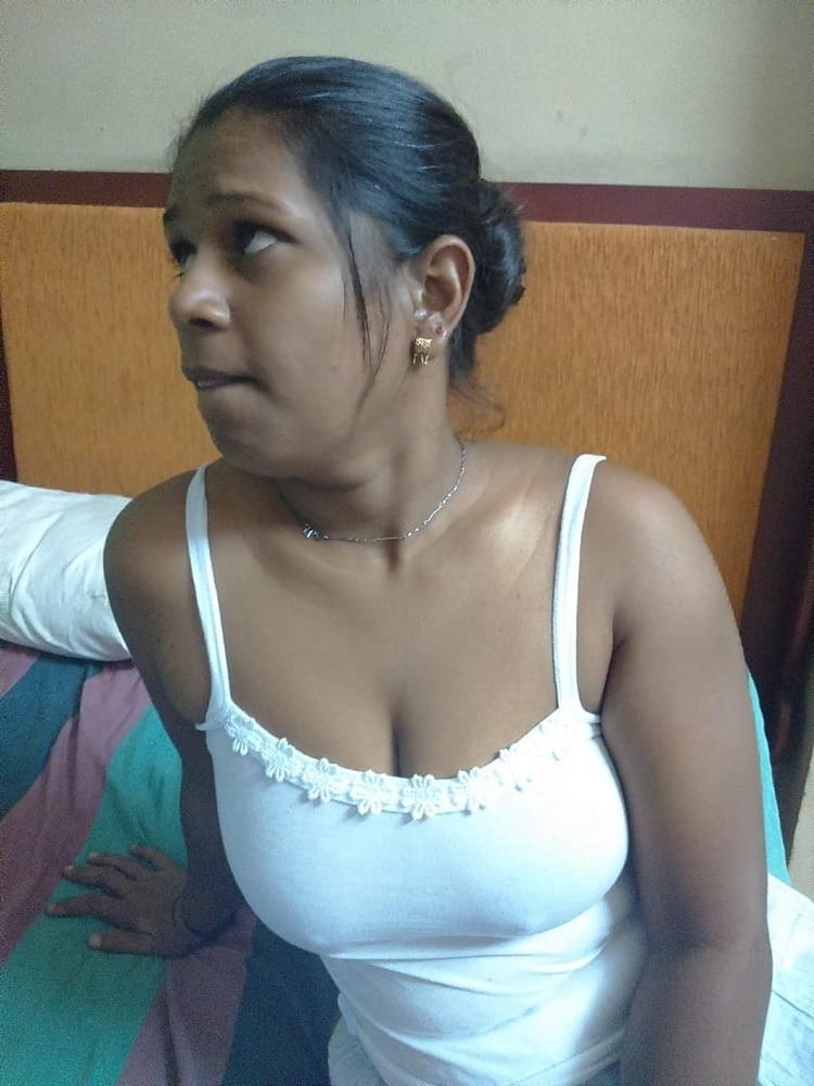 11P Indian mallu matuer aunty
