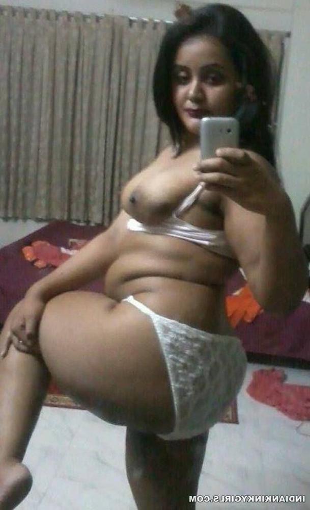 7P indian bhabhi taking masturbation selfie for hubby