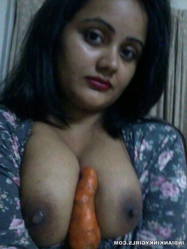 7P indian bhabhi taking masturbation selfie for hubby