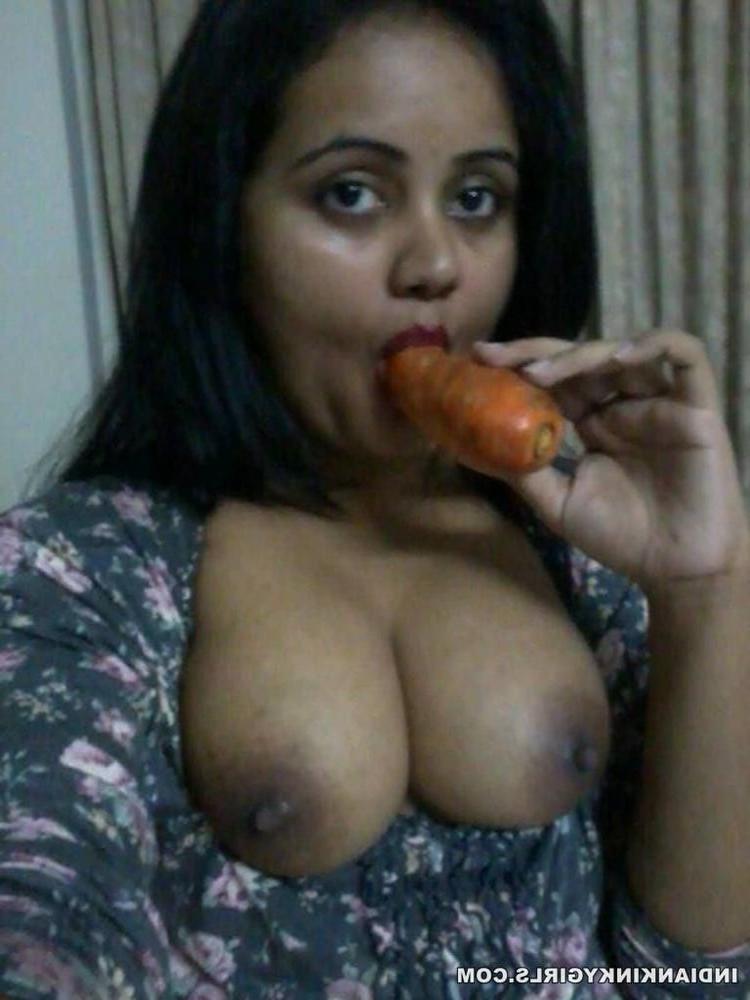 7P indian bhabhi taking masturbation selfie for hubby