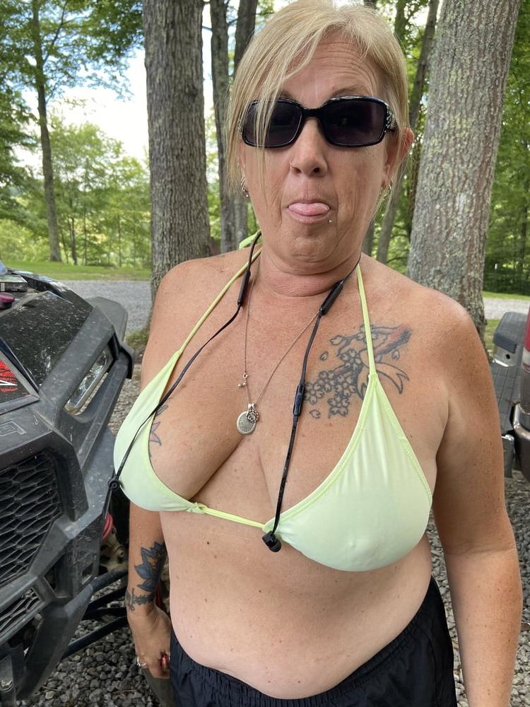 16P Crazy WV slut wife Wendi