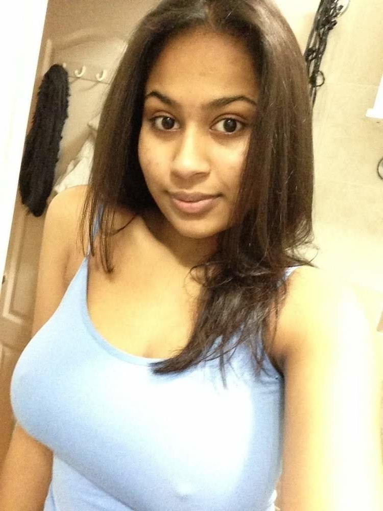 25P Indian NRI selfies