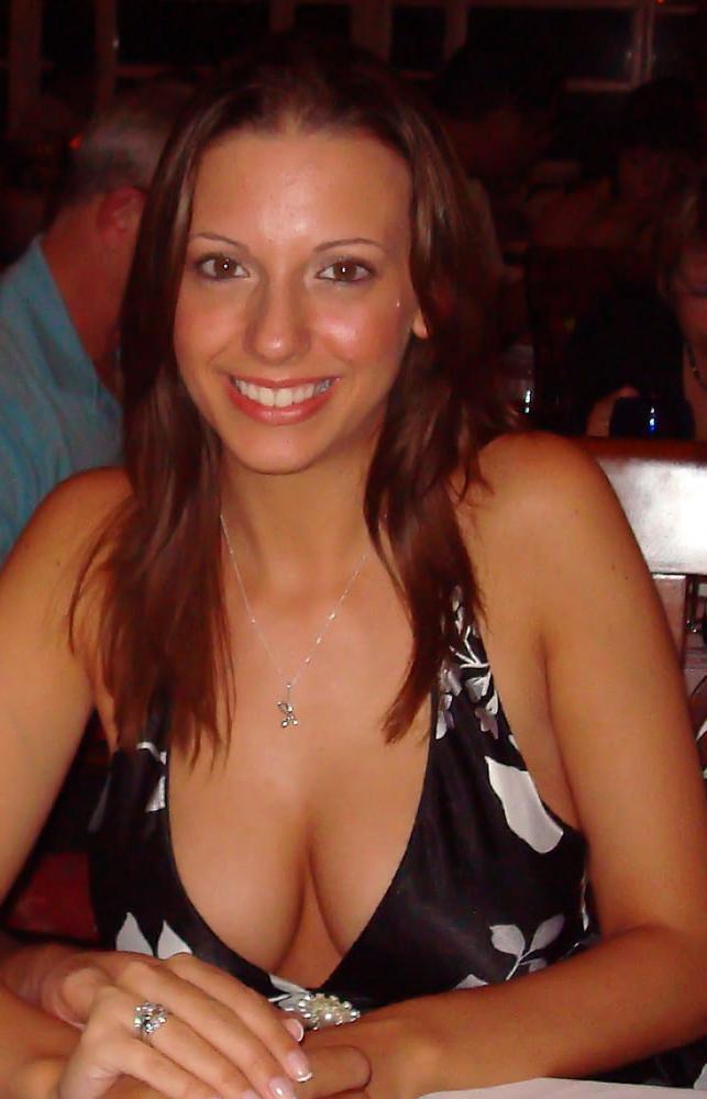 25P Hot busty wife honeymoon pics