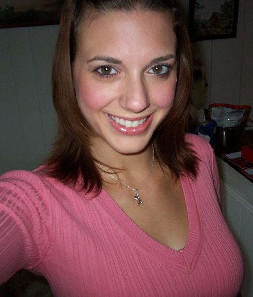 25P Hot busty wife honeymoon pics