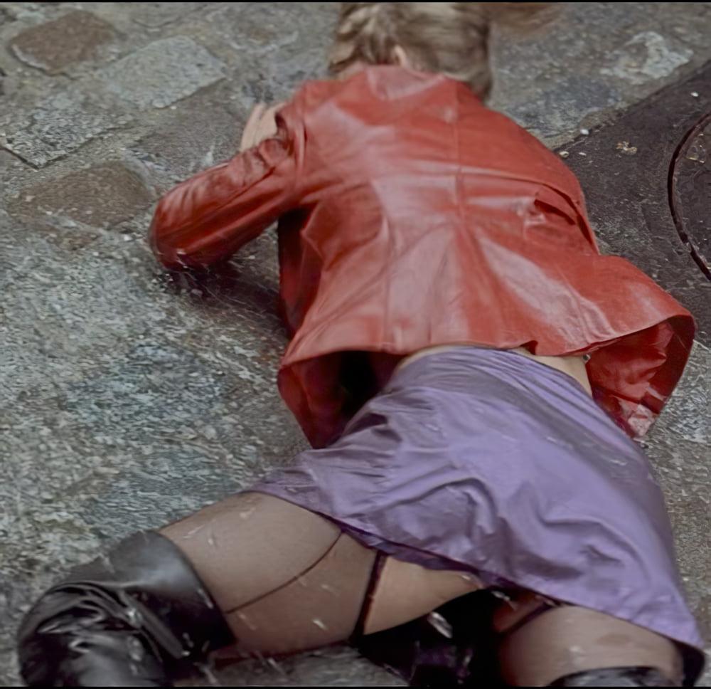20P Bridget Fonda Kiss of the Dragon- Boots &amp; Panties