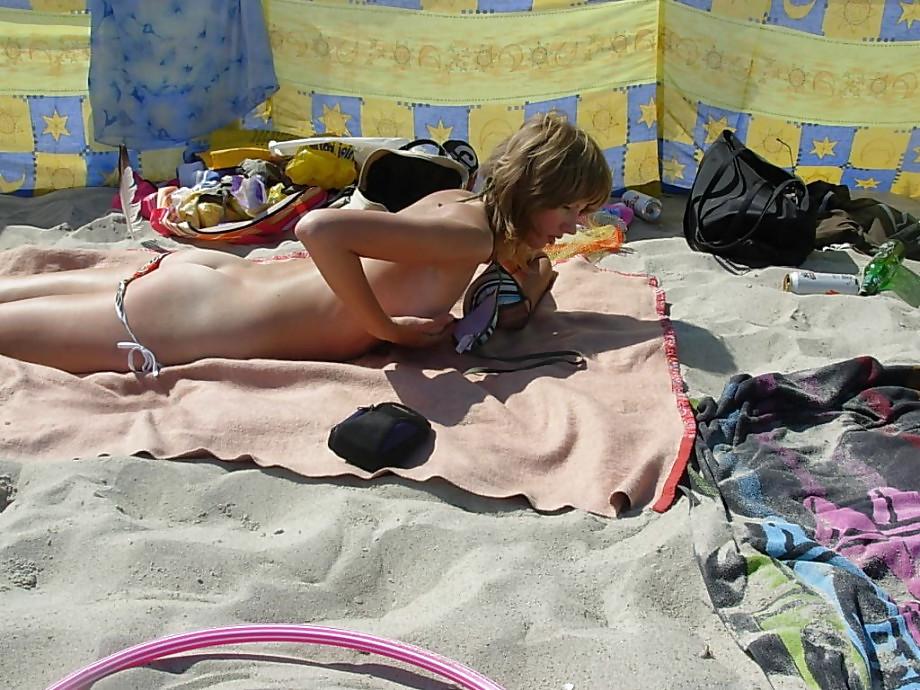 16P Polish friend allowed to masturbate on his young wife