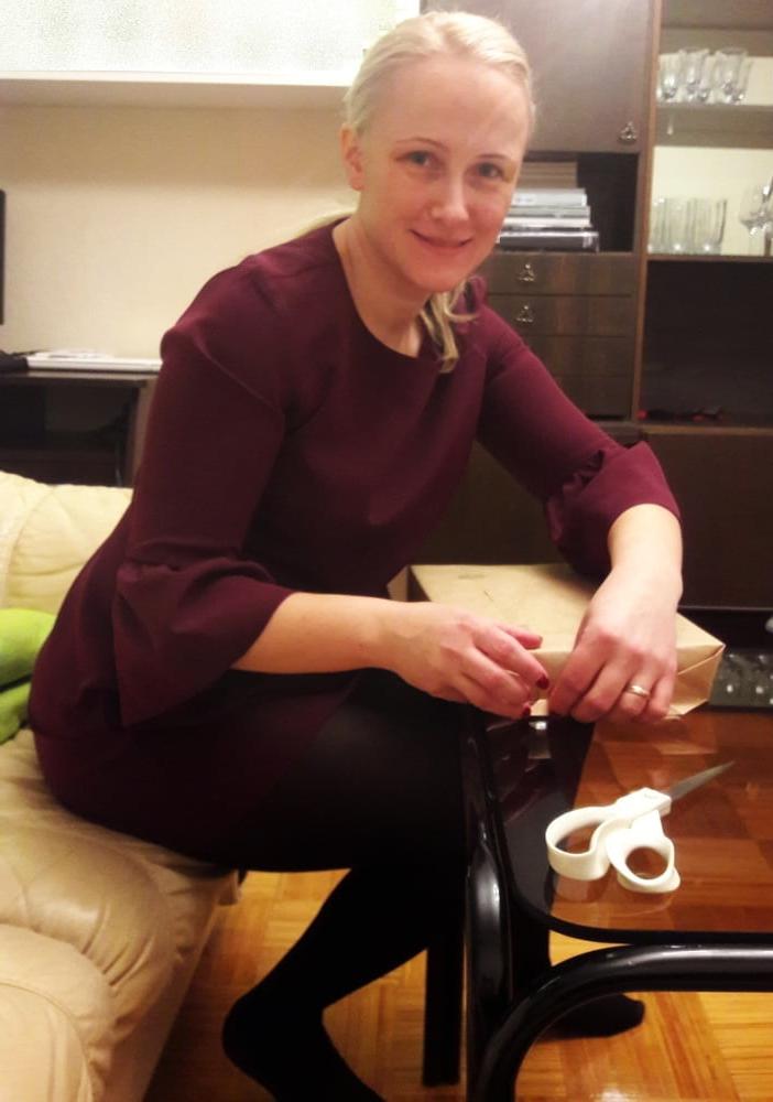 25P Beautiful blonde wife through 18 years