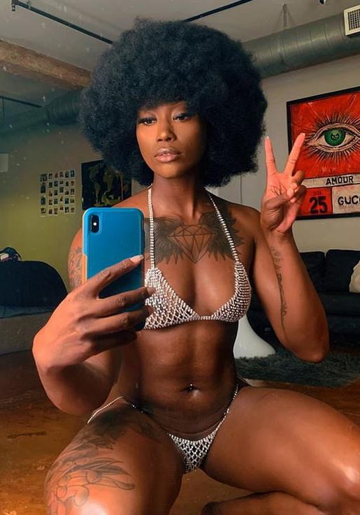 8P Negress Keema
