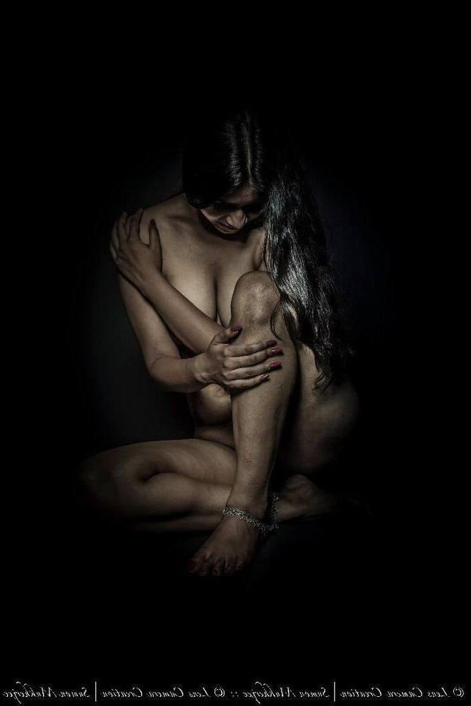 25P indian model nude for photoshoot 1