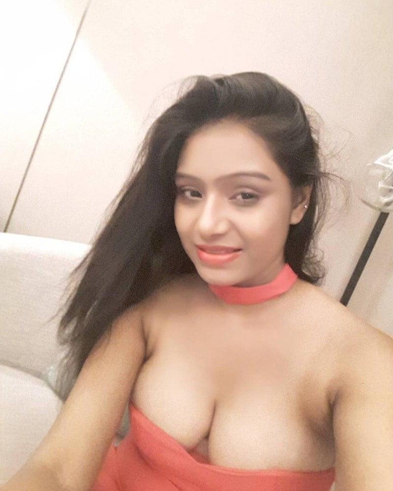 25P indian model nude for photoshoot 1