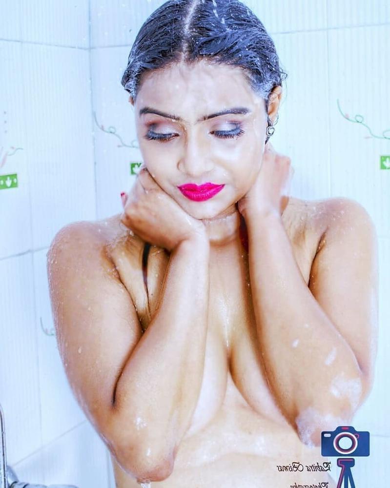 25P indian model nude for photoshoot 1