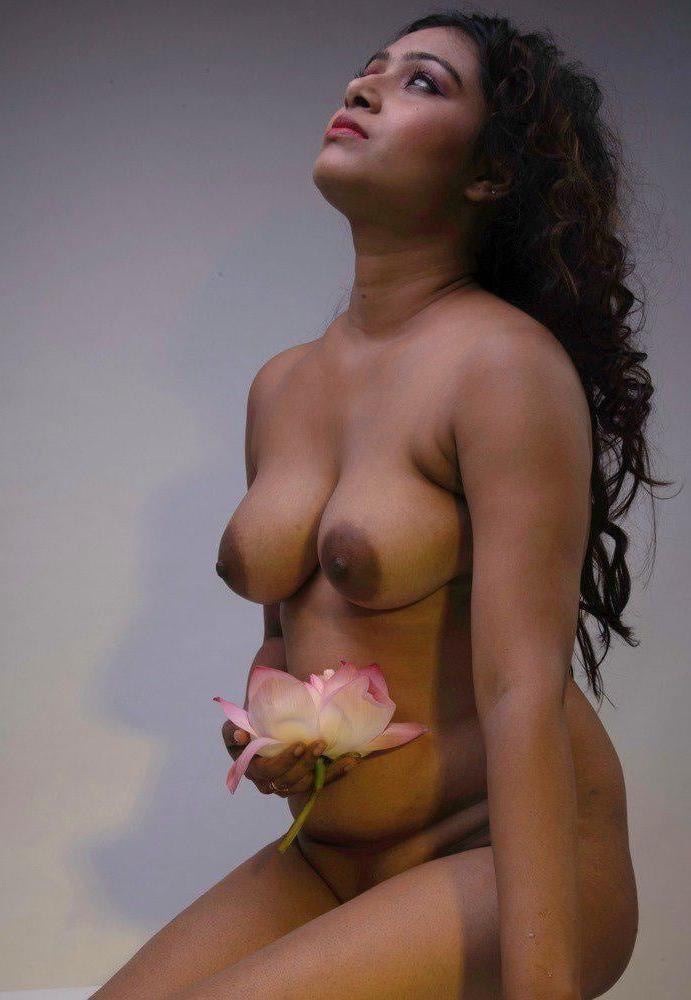 25P indian model nude for photoshoot 1