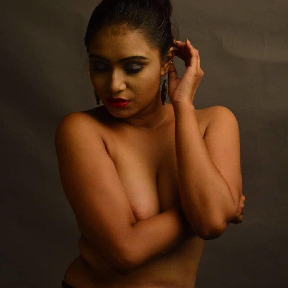 25P indian model nude for photoshoot 1