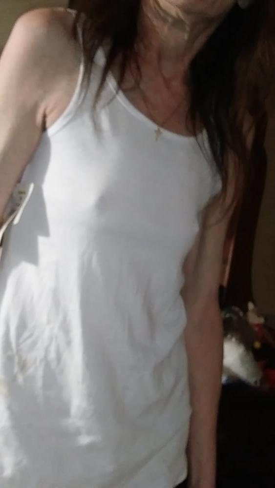 12P Braless Mature Wife