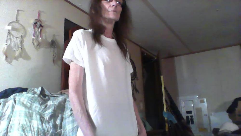 12P Braless Mature Wife