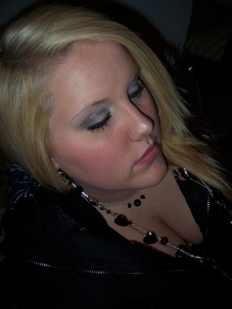 25P Blonde teen with massive boobs hit the bong
