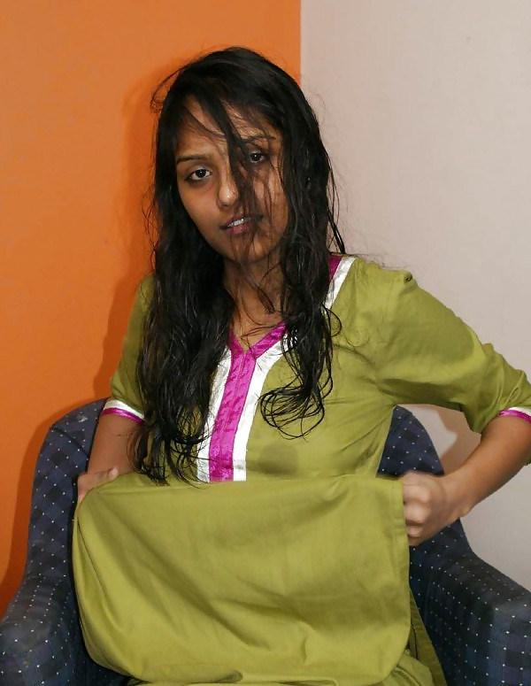 10P Indian girl striptease part 2