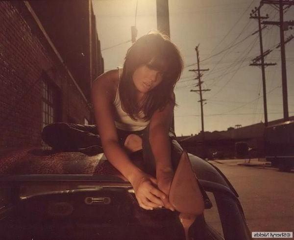 25P Mandy Moore - Sheryl Nields Photoshoot (2003)