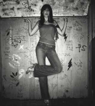 25P Mandy Moore - Sheryl Nields Photoshoot (2003)