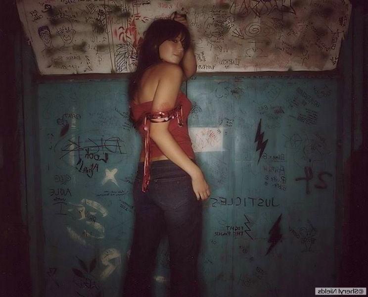 25P Mandy Moore - Sheryl Nields Photoshoot (2003)